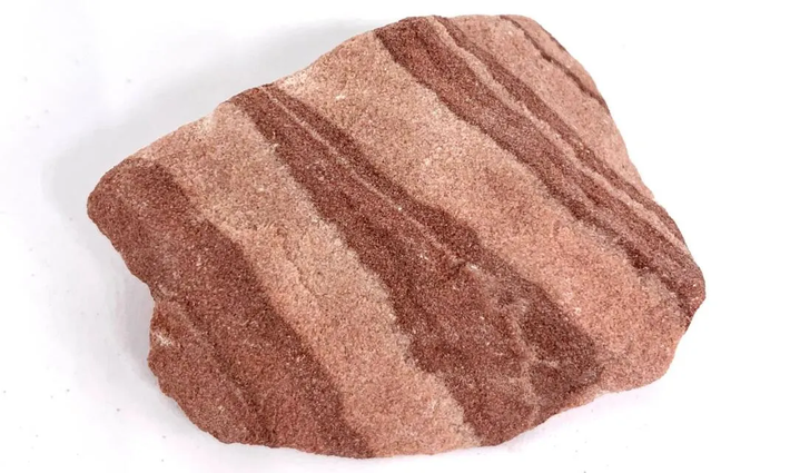 Nhiều chuyên gia nhận định viên đá có thể là một loại quặng thô quý hiếm, giá trị lên tới hàng triệu nhân dân tệ.(Ảnh: Find Gemstone)