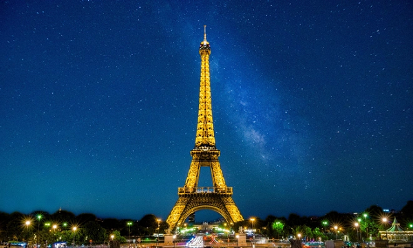 Tháp Eiffel cũng có những bí ẩn riêng không phải ai cũng biết. Gustave Eiffel - người đứng sau việc thiết kế và xây dựng tòa tháp mang tên mình - có một căn hộ bí mật trên đỉnh tháp.