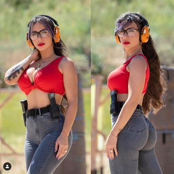 "Tôi mang đến một điều gì đó khác thường trên truyền thông xã hội. Không phải đồ tắm hay bikini, nó chỉ đơn giản là vẻ nữ tính của tôi và các khẩu súng. Phụ nữ có thể làm được mọi thứ kể cả những nhiệm vụ khó khăn trong quân đội", Julie chia sẻ. Nguồn ảnh: Instagram/orin_julie.