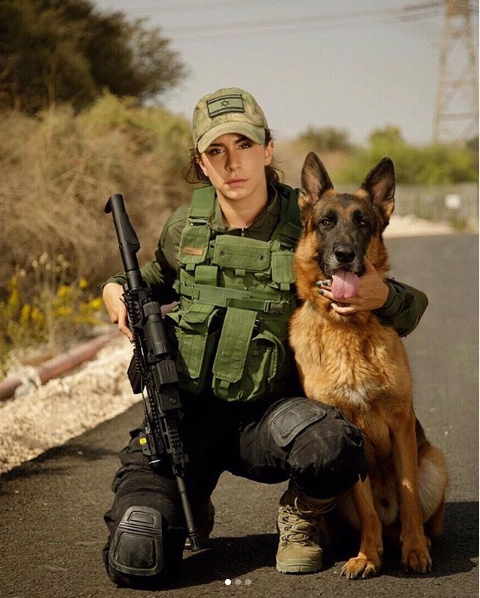 Năm 2013, yêu cầu của Julie được chấp thuận. Cô gái này được phân vào lực lượng tìm kiếm và cứu hộ của IDF. Nguồn ảnh: Instagram/orin_julie.