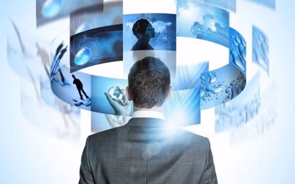 Về khả năng tiên tri (prophecy), ở châu Âu nổi tiếng nhất là nhà chiêm tinh Nostradamus (1503-1566) ở Pháp vào thế kỷ 16. Quyển sấm Les Propheties do Nostradamus sáng tác năm 1555 (có cập nhật lần cuối năm 1568) với nội dung gồm 942 bài thơ 4 câu được người ta cho là đã dự báo chính xác những biến cố lịch sử quan trọng từ thế kỷ 17 đến thế kỷ 21.