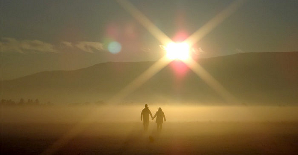 Trước Uri Geller, ở Liên Xô có bà Ninel Kulagina (1926-1990), vốn là chiến sĩ xe tăng trong Hồng Quân thời thế chiến thứ hai. Sau khi giải ngũ, Kulagina phát hiện ra mình có khả năng điều khiển đồ vật từ xa bằng ý chí mà không cần chạm tay vào.