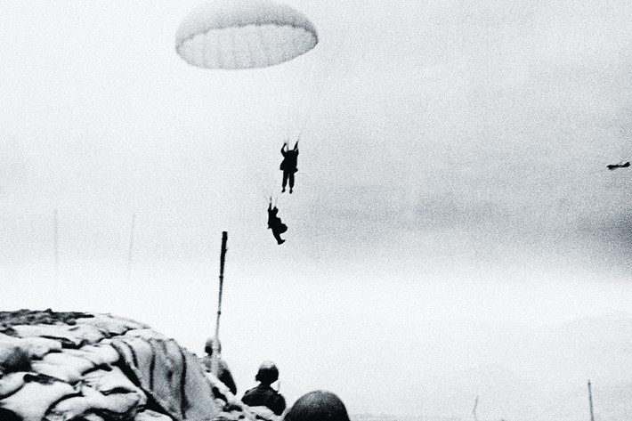 Trong một chương trình truyền hình Pháp mang tên In Foreign Service được phát sóng trên kênh Arte năm 2005, các tài liệu được đưa ra cho biết có ít nhất vài trăm cho tới tối đa 1200 lính Đức chiến đấu ở Điện Biên Phủ đã... đổi phe, quay sang tham chiến cho Việt Minh. Nguồn ảnh: TL.