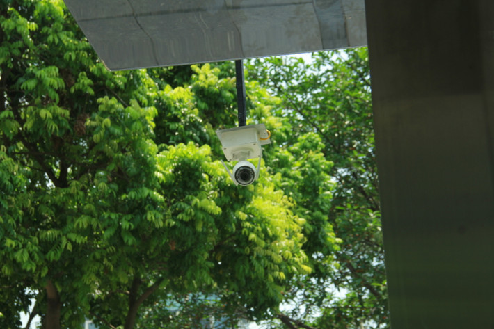 Tại cây lọc nước thông min được camera giám sát để dễ quản lý.