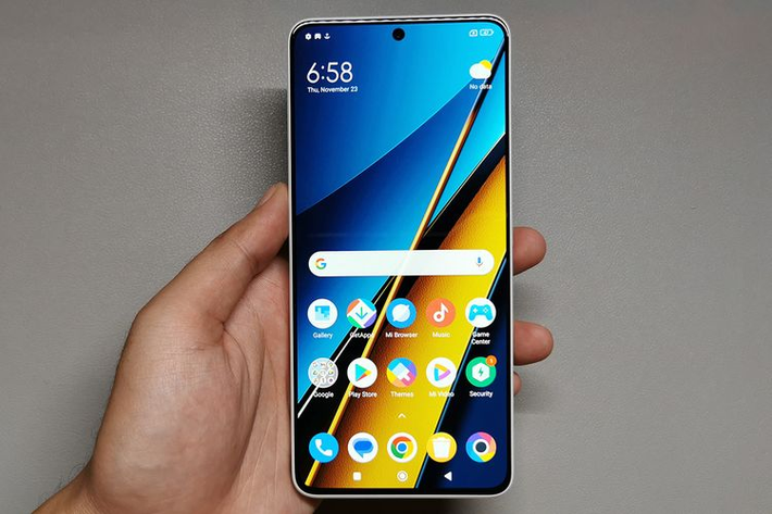 Màn hình OLED 6.67 inch, độ phân giải 1220 x 2712 pixel, tốc độ 120Hz, cho trải nghiệm hình ảnh mượt mà, sắc nét.(Ảnh: kompas.com)