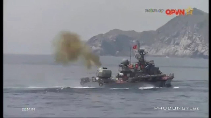 Tàu chiến trong biên chế của Bộ Tư lệnh Vùng 3 Hải quân Nhân dân Việt Nam tập trận bắn đạn thật. Nguồn ảnh: QPVN.