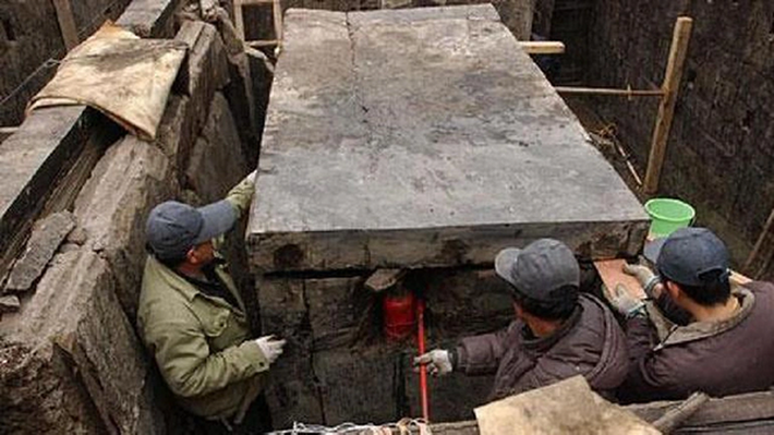 Lăng mộ được xác định có năng lượng dương lớn, và người chết có thể là nam giới thuộc tầng lớp quý tộc.