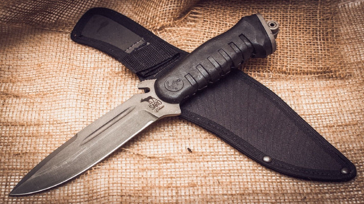 Còn đây là “Storm” (Cơn bão) mẫu dao chiến đấu dành riêng cho hải quân Nga. Nó nằm trong trang bị cơ bản giành cho lực lương đổ bộ và biệt kích hải quân của Nga. Nguồn ảnh: Zonwar.