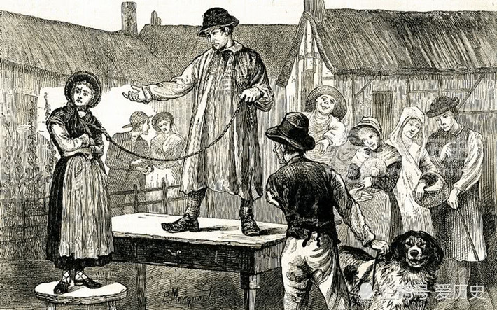 Một trường hợp khác đó là vào năm 1801, một người đàn ông cũng bán vợ anh ta với giá khởi điểm là 1 pence. Với giá hời này, buổi bán vợ trên thu hút rất nhiều nông dân. Cuối cùng, vợ anh ta được bán với giá 5 shilling và 6 pence. Hay như một người đàn ông Anh đã bán vợ với giá 18 pence và một chầu bia. Ảnh QQ