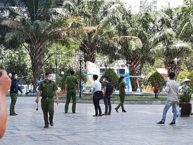 Công an tiếp tục đến hiện trường tiến sĩ Bùi Quang Tín rơi lầu tử vong Cong an tiep tuc den hien truong tien si Bui Quang Tin roi lau tu vong