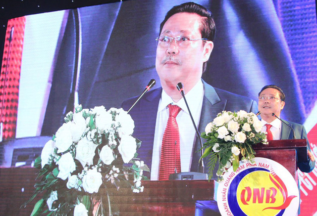 'Người Quảng Nam ở TP HCM đừng về quê lúc này, nếu khó khăn tỉnh và hội đồng hương sẽ hỗ trợ' 'Nguoi Quang Nam o TP HCM dung ve que luc nay, neu kho khan tinh va hoi dong huong se ho tro'