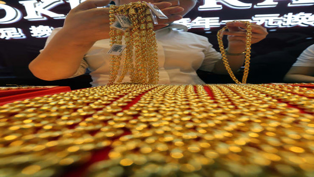 Giá vàng chiều ngày 10/9: Rung lắc dữ dội, giảm mạnh gần 1 triệu đồng/lượng Gia vang chieu ngay 10/9: Rung lac du doi, giam manh gan 1 trieu dong/luong