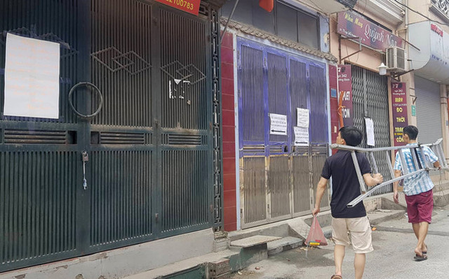 Sau vụ cháy Rạng Đông: 90% cư dân 1 tòa chung cư bên cạnh đã di tản Sau vu chay Rang Dong: 90% cu dan 1 toa chung cu ben canh da di tan