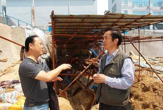 Sau mưa lớn, tàu cổ 700 năm lộ diện chứa báu vật quý hơn vàng - Hình 8 Sau mua lon, tau co 700 nam lo dien chua bau vat quy hon vang-Hinh-8