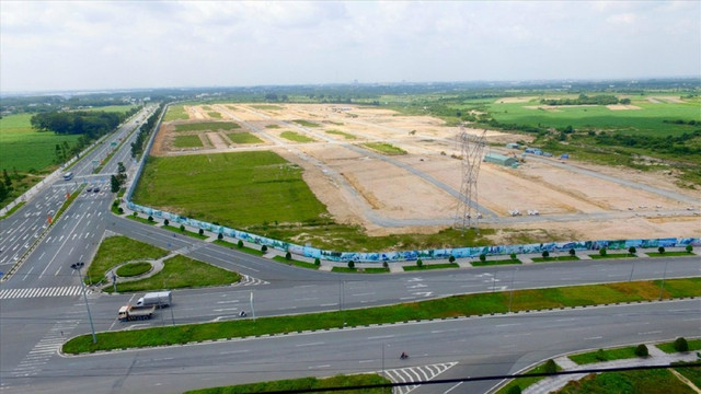 Vụ chuyển nhượng 43 ha đất công tại Bình Dương: Bán giá gần 600.000 đồng/m2 khi giá thị trường 24 triệu/m2 Vu chuyen nhuong 43 ha dat cong tai Binh Duong: Ban gia gan 600.000 dong/m2 khi gia thi truong 24 trieu/m2