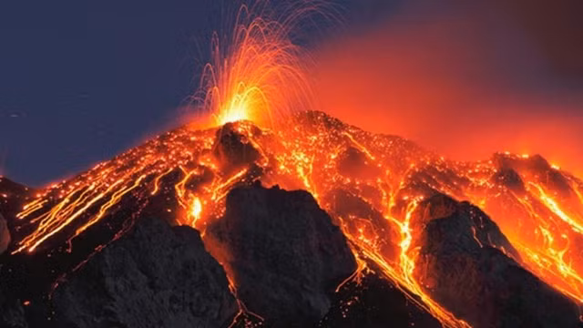 Ba Vanga tien tri ve the gioi nam 2025 co gi dang lo ngai?-Hinh-4