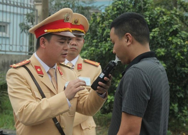 Phạt nặng “ma men” tham gia giao thông: Tình hình tai nạn giảm sâu Phat nang “ma men” tham gia giao thong: Tinh hinh tai nan giam sau