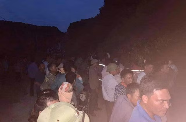 Thi the be trai 5 tuoi bi troi 2 tay: Nghi pham dang hoc lop 11 khai gi?-Hinh-2