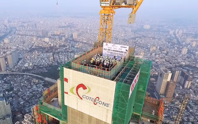 Tranh chap Coteccons: Khi co dong ngoai 'tuc nuoc vo bo'