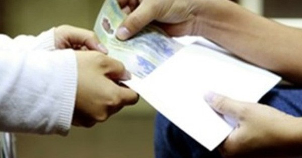 Tạm đình chỉ Phó Viện trưởng VKSND quận Hoàn Kiếm bị tố 'moi tiền' của bị cáo Tam dinh chi Pho Vien truong VKSND quan Hoan Kiem bi to 'moi tien' cua bi cao