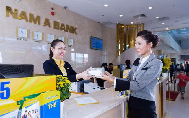 Lai suat giam tien van chay manh vao ngan hang