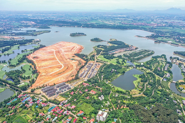 Hồ Đại Lải bị lấn chiếm: Tiền nhân dốc sức xây hồ, hậu thế đua nhau 'xẻ thịt' Ho Dai Lai bi lan chiem: Tien nhan doc suc xay ho, hau the dua nhau 'xe thit'