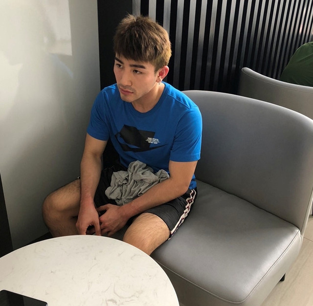 Tú ông cầm đầu đường dây bán dâm 30.000 USD ở Sài Gòn: Làm giả CMT, chỉ chi cho chân dài 2.000 - 6.000 USD Tu ong cam dau duong day ban dam 30.000 USD o Sai Gon: Lam gia CMT, chi chi cho chan dai 2.000 - 6.000 USD