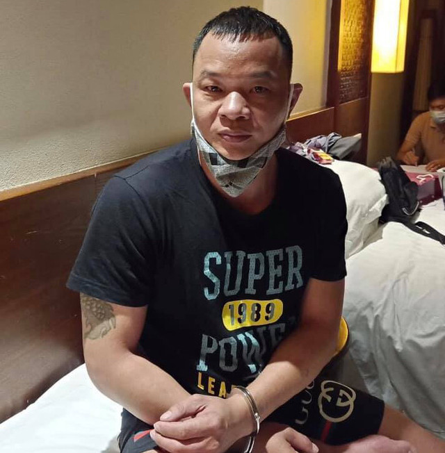 Đưa người Trung Quốc trái phép vào Quảng Nam: Khởi tố vụ án 'đưa hối lộ', tạm giữ 1 người Trung Quốc, 1 người Việt Dua nguoi Trung Quoc trai phep vao Quang Nam: Khoi to vu an 'dua hoi lo', tam giu 1 nguoi Trung Quoc, 1 nguoi Viet