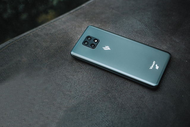 Vsmart Aris 5G chính thức lộ diện: Chip Snapdragon 765 và RAM 8GB Vsmart Aris 5G chinh thuc lo dien: Chip Snapdragon 765 va RAM 8GB