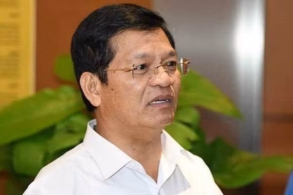 Cong an dieu tra nguoi tung van ban cho Bi thu Quang Ngai thoi chuc len mang xa hoi