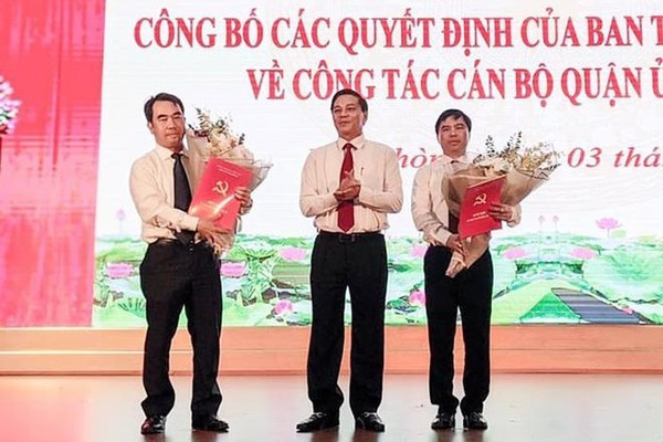 Sau kỷ luật khiển trách, Chủ tịch quận bị điều chuyển làm phó giám đốc sở Sau ky luat khien trach, Chu tich quan bi dieu chuyen lam pho giam doc so