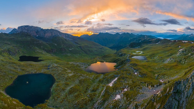 Bí ẩn hồ nước đẹp vô thực nhưng là "sát thủ" máu lạnh - Hình 7 Bi an ho nuoc dep vo thuc nhung la