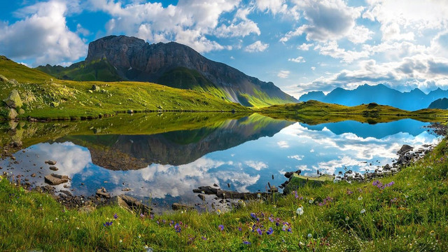 Bí ẩn hồ nước đẹp vô thực nhưng là "sát thủ" máu lạnh - Hình 8 Bi an ho nuoc dep vo thuc nhung la