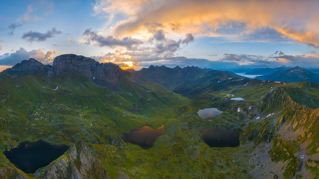 Bí ẩn hồ nước đẹp vô thực nhưng là "sát thủ" máu lạnh - Hình 5 Bi an ho nuoc dep vo thuc nhung la