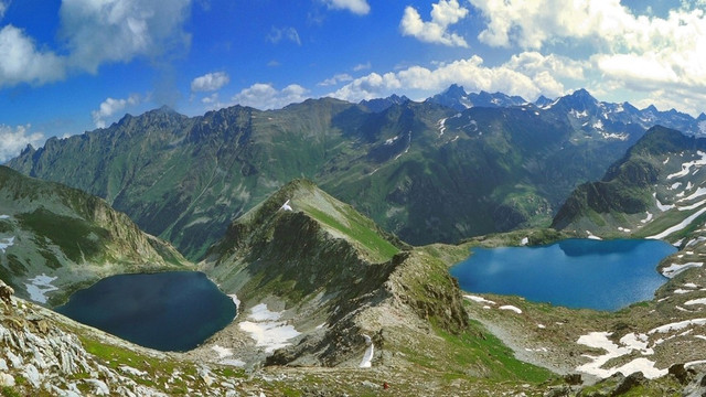 Bí ẩn hồ nước đẹp vô thực nhưng là "sát thủ" máu lạnh - Hình 11 Bi an ho nuoc dep vo thuc nhung la