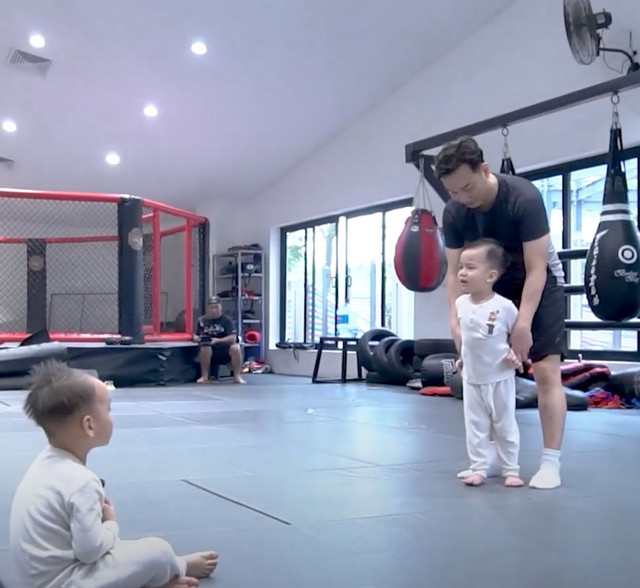 MC Thành Trung, Dương Khắc Linh mệt rã rời khi tự chăm hai con sinh đôi ảnh 2 MC Thành Trung, Dương Khắc Linh mệt rã rời khi tự chăm hai con sinh đôi ảnh 2