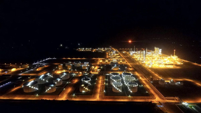 NMLD Dung Quất, nơi đóng góp quan trọng cho ngân sách của Quảng Ngãi.