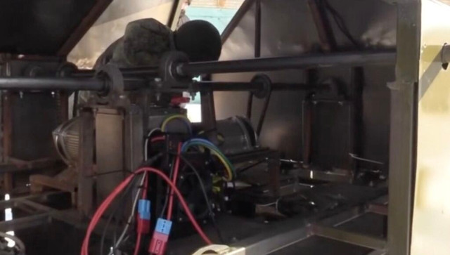 Bên trong nguyên mẫu robot mặt đất Depesha của Nga. Ảnh: BTVT.INFO qua Telegram