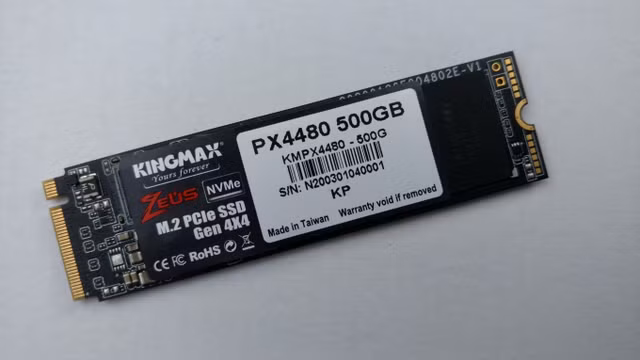 Một mẫu SSD của Kingmax được phân phối chính hãng tại Việt Nam.