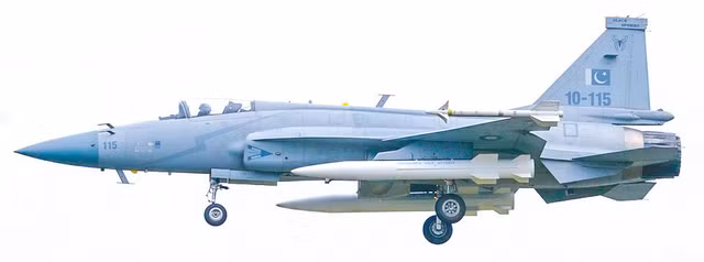 Tiêm kích JF-17 Thunder của Không quân Pakistan trang bị tên lửa CM-400. Ảnh: PAF