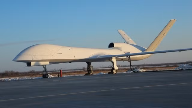 Máy bay không người lái tấn công tầm xa WJ-700 của Trung Quốc