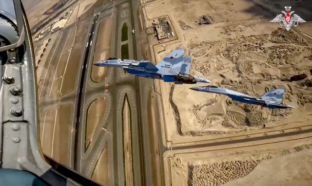 Tài liệu rò rỉ tiết lộ Iran sẽ mua 48 chiến đấu cơ Su-35 do Nga chế tạo. Ảnh: Dmitry Zherdin 0x0.jpg