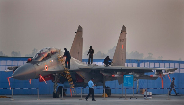 Tiêm kích Sukhoi Su-30MKI của Không quân Ấn Độ. su-30-1.jpg