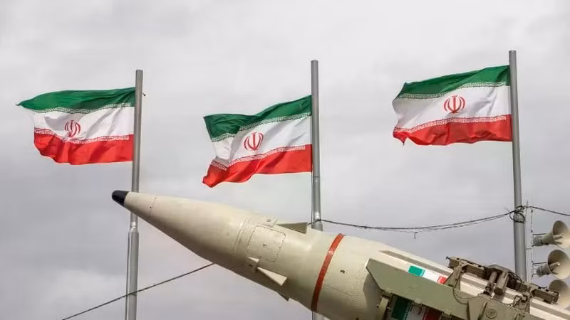 Nóng: Iran tấn công các nước vùng Vịnh, đóng cửa Hormuz đáp trả Mỹ