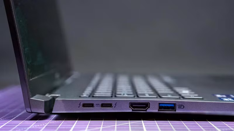 Asus Zenbook 14 với CPU AMD Gorgon Point và màn hình OLED