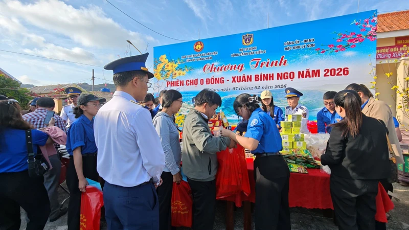 Tết hải đảo thắm tình quân dân tại Đặc khu Lý Sơn