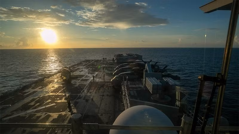 Chiến sự Trung Đông ngày 30/3, tàu USS Tripoli tham chiến