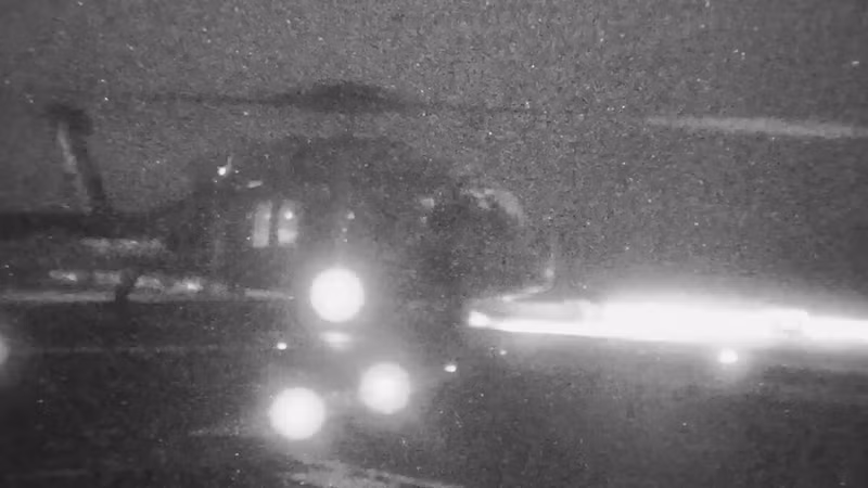 Điểm nóng Hormuz - Mỹ nổ súng bắt giữ tàu Iran