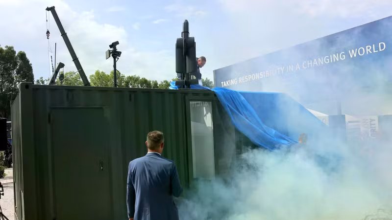 [GALLERY] Đức giới thiệu container "tử thần" phóng hàng loạt UAV tuần kích