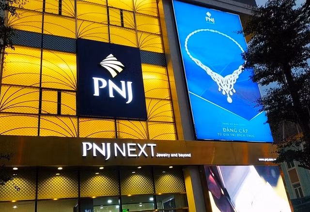 Moi tuan mot doanh nghiep: PNJ chiem 50% thi truong trang suc tai Viet Nam